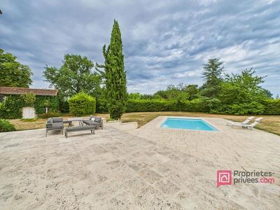 Propriété - 300 m² - 7 pièces