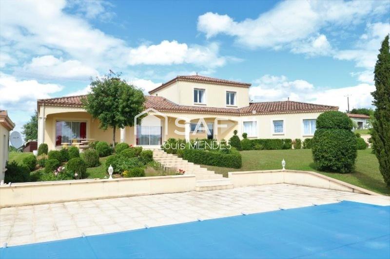 Maison de maîtres - 222 m² - 8 pièces