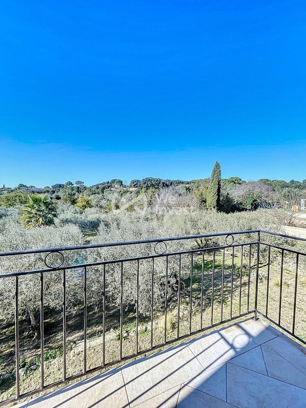 Villa - 209 m² - 6 pièces