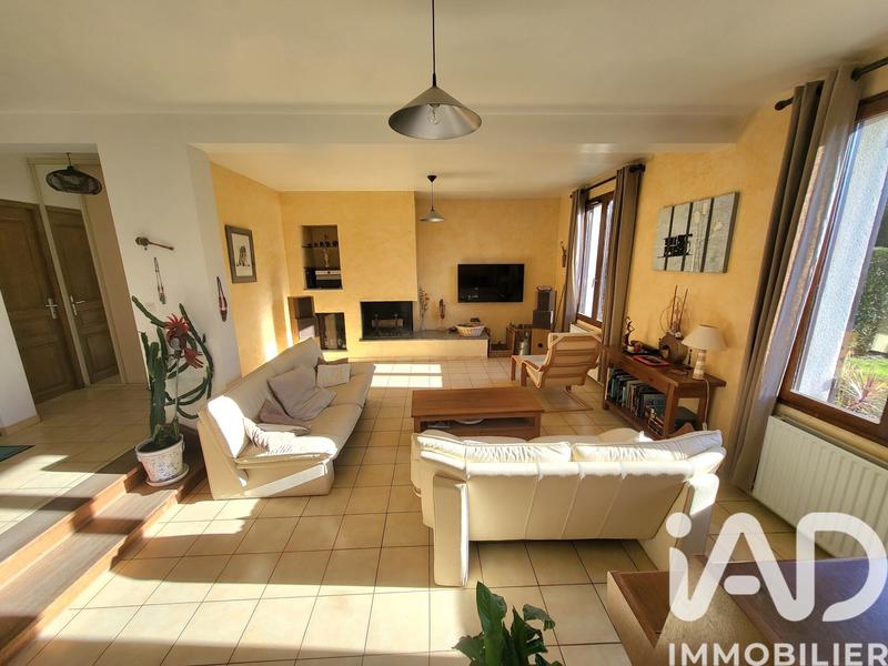 Maison - 180 m² - 8 pièces