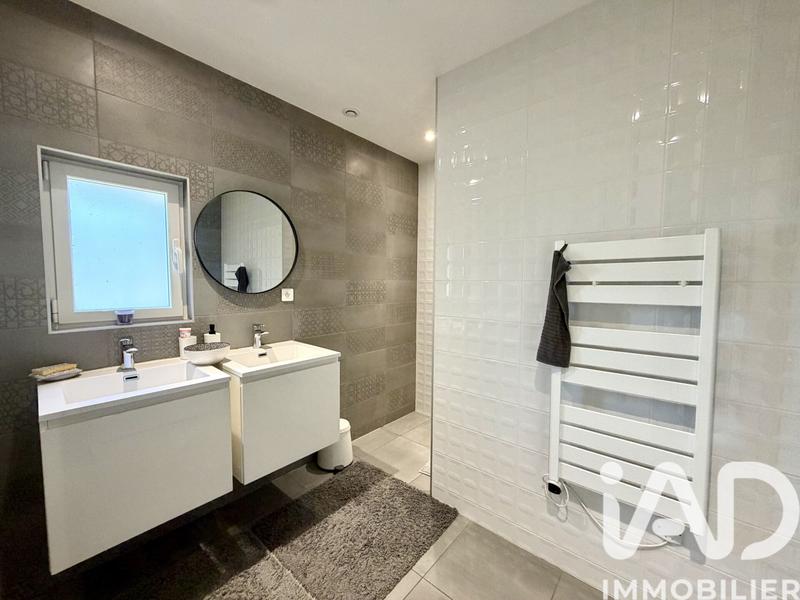 Maison - 180 m² - 7 pièces