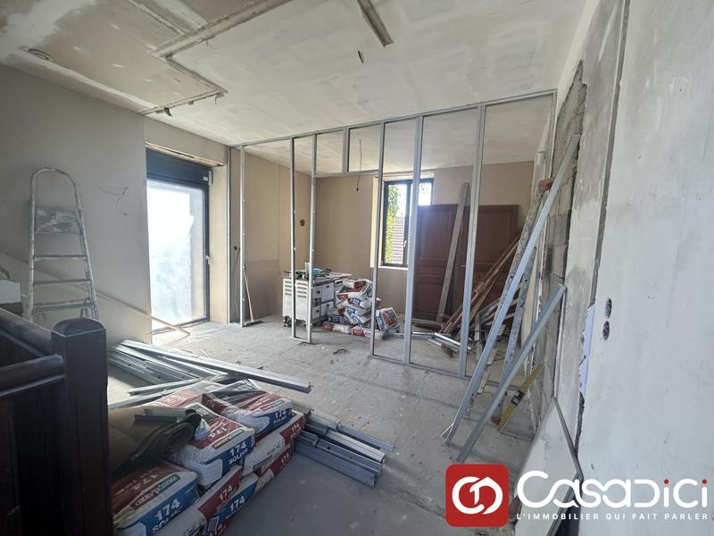 Maison ancienne - 400 m² - 7 pièces