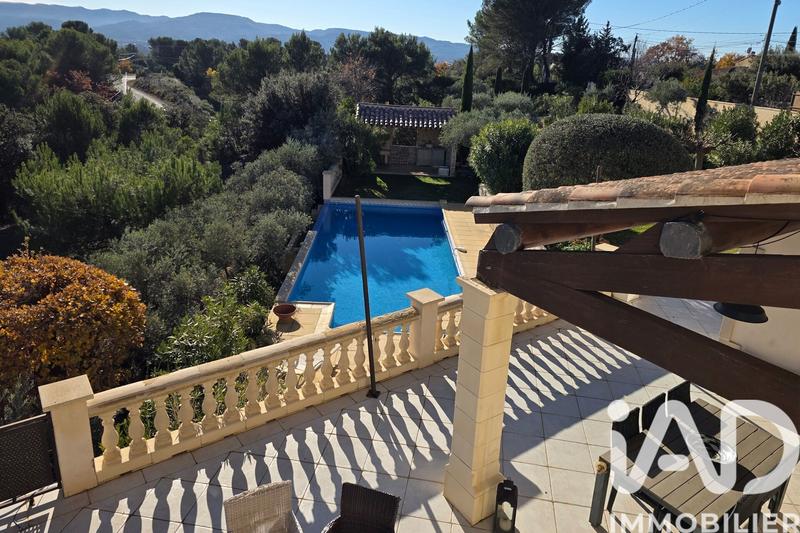 Maison - 182 m² - 7 pièces