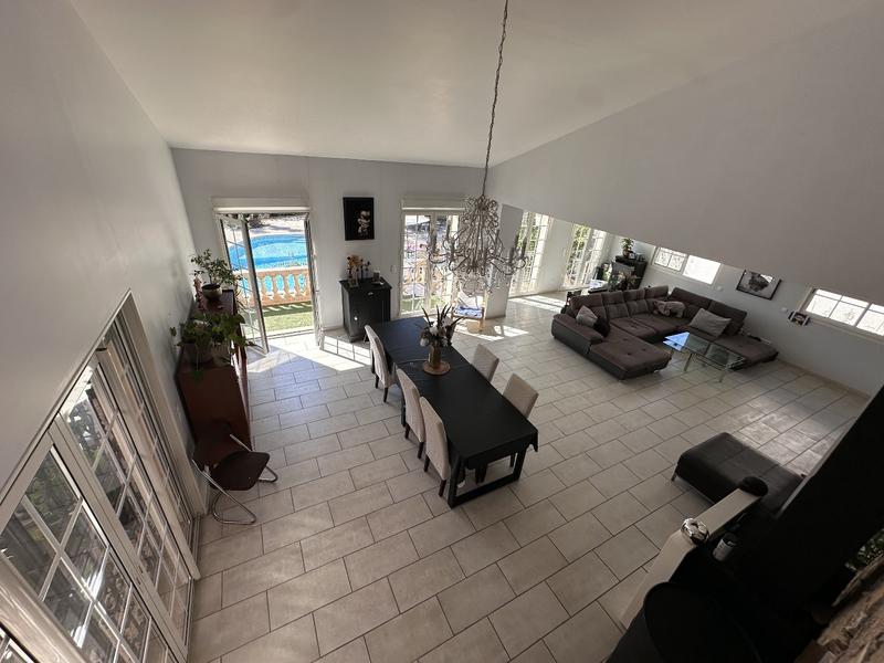 Maison - 280 m² - 7 pièces