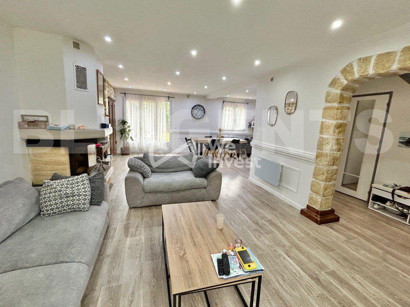 Maison - 200 m² - 9 pièces