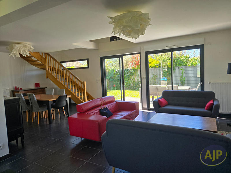 Maison - 103 m² - 5 pièces