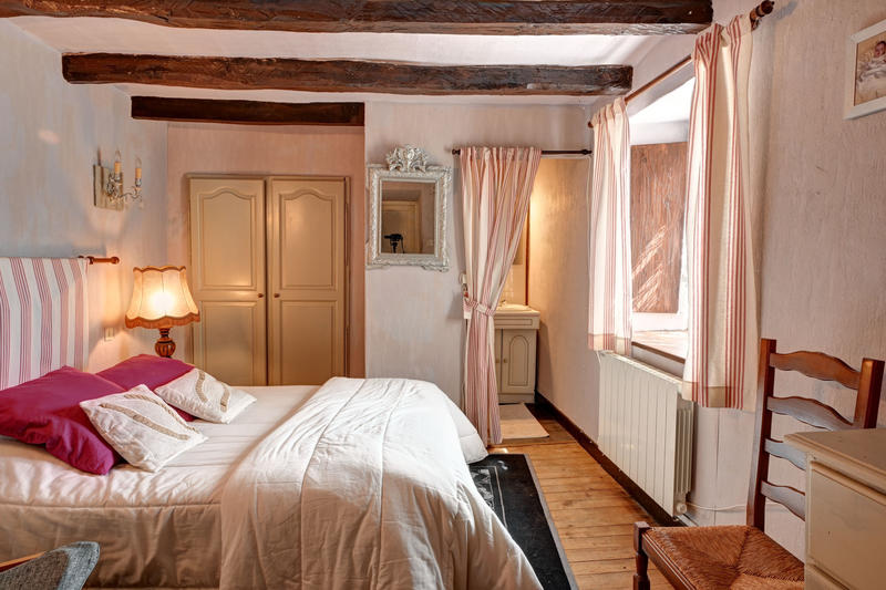 Maison - 208 m² - 9 pièces