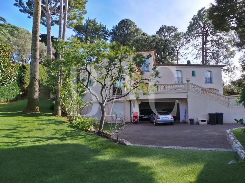 Villa - 420 m² - 14 pièces