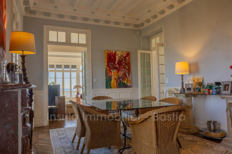 Maison de maîtres - 367 m² - 12 pièces