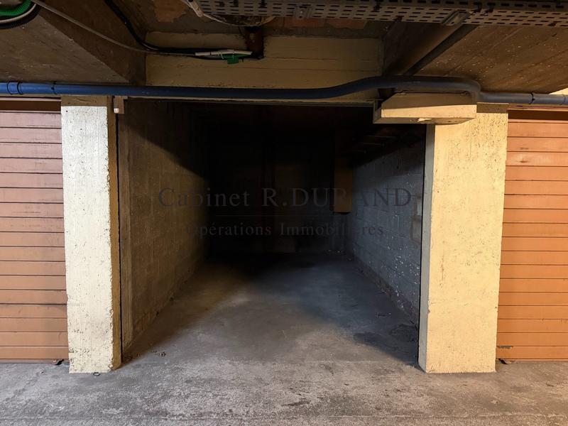 Parking / Garage - 12 m²