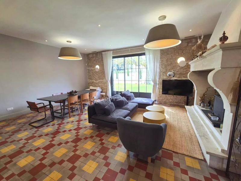 Mas - 220 m² - 6 pièces