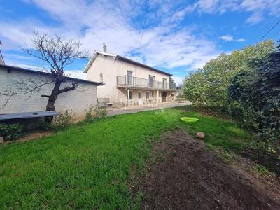 Maison - 212 m² - 9 pièces