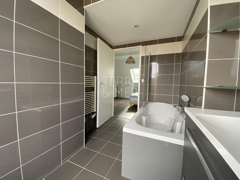 Appartement - 92 m² - 4 pièces