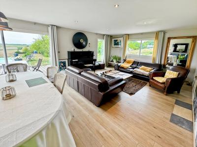 Maison - 200 m² - 8 pièces