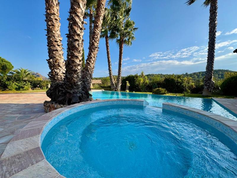 Villa - 204 m² - 5 pièces