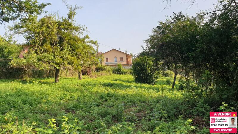 Terrain constructible - 2 114 m²