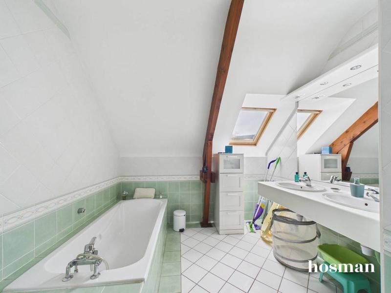 Maison - 174 m² - 7 pièces