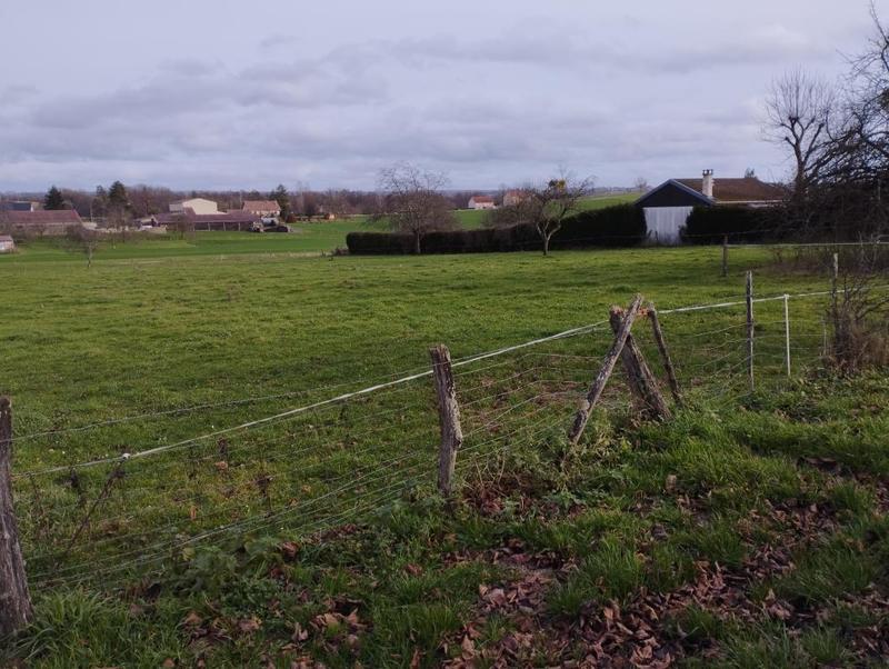 Terrain constructible - 2 200 m²