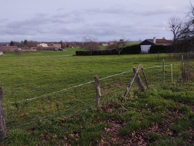 Terrain constructible - 2 200 m²