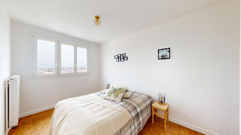 Appartement - 83 m² - 5 pièces