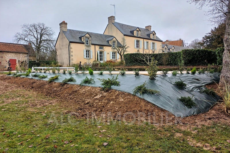 Propriété - 469 m² - 12 pièces