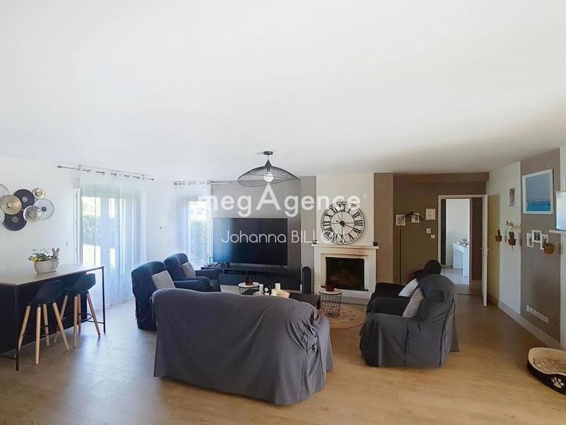 Maison traditionnelle - 178 m² - 6 pièces