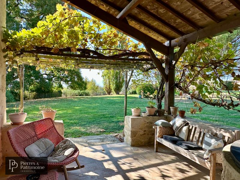 Propriété - 362 m² - 11 pièces