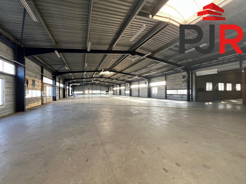 Local d'activités - 1 582 m²
