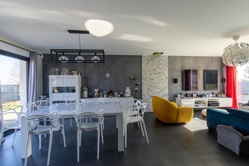 Maison - 143 m² - 6 pièces