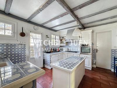 Maison - 232 m² - 6 pièces