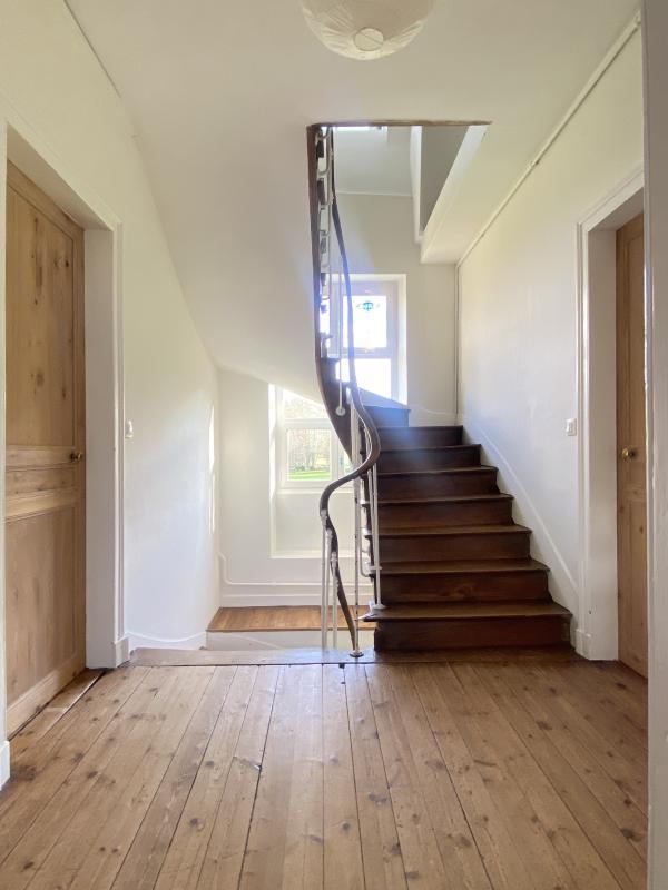 Maison - 209 m² - 8 pièces