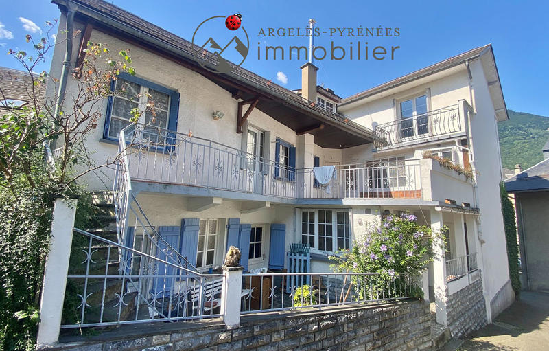 Maison - 208 m² - 11 pièces