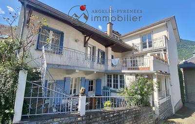 Maison - 208 m² - 11 pièces