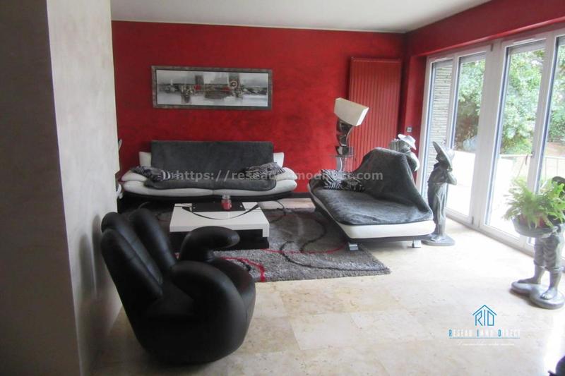 Propriété - 276 m² - 6 pièces