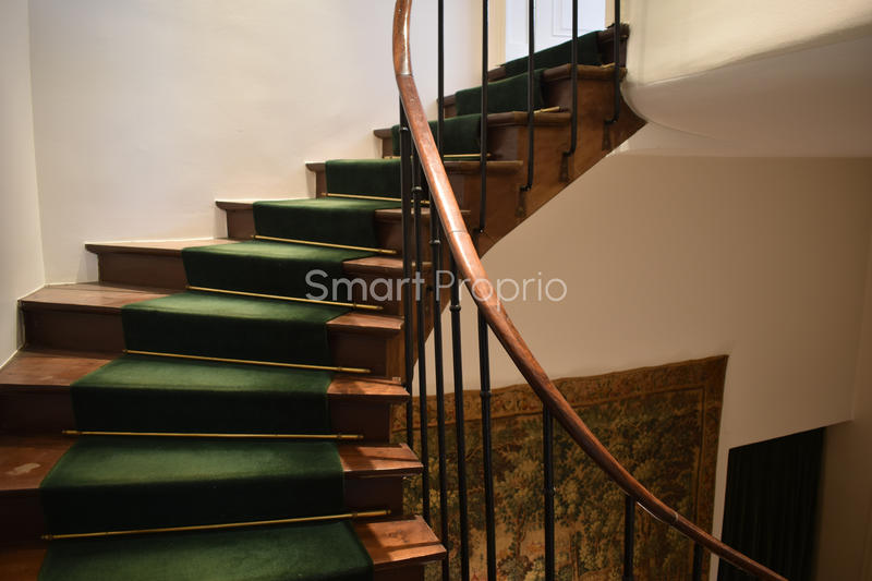 Propriété - 450 m² - 19 pièces