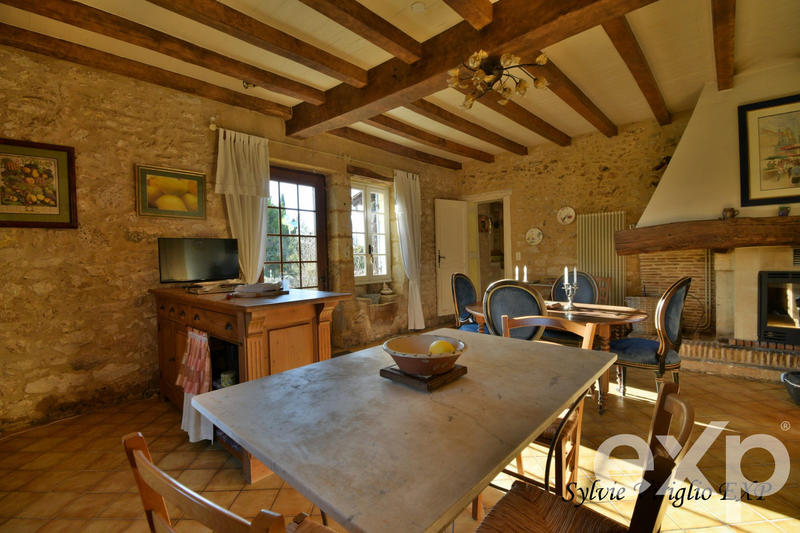 Maison - 207 m² - 6 pièces