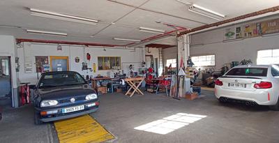 Local d'activités - 150 m²