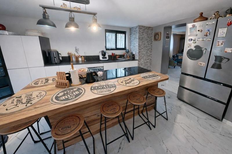 Maison - 171 m² - 6 pièces