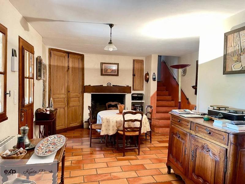 Propriété - 259 m² - 7 pièces