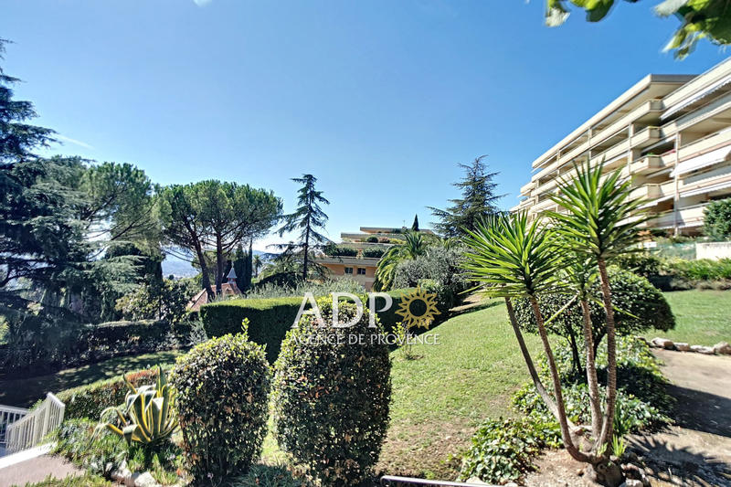 Appartement - 94 m² - 4 pièces