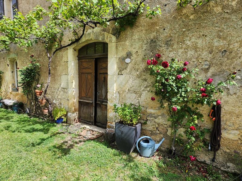 Maison - 250 m² - 6 pièces