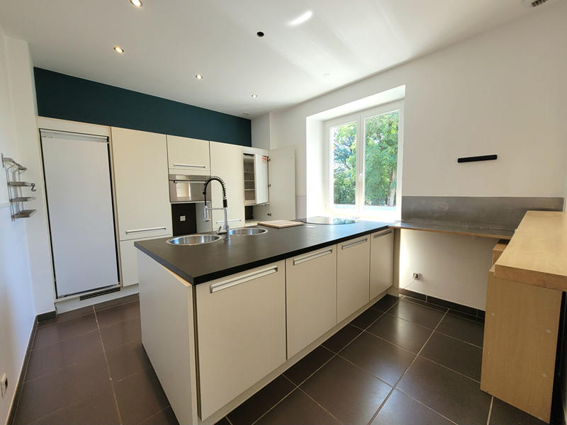 Maison - 205 m² - 6 pièces