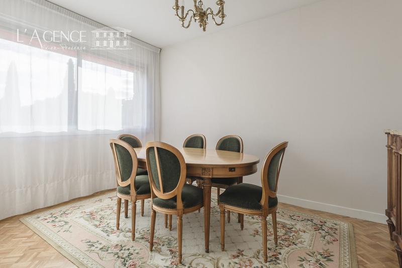 Appartement - 131 m² - 6 pièces