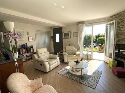 Maison - 175 m² - 9 pièces