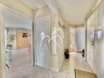 Appartement - 136 m² - 5 pièces