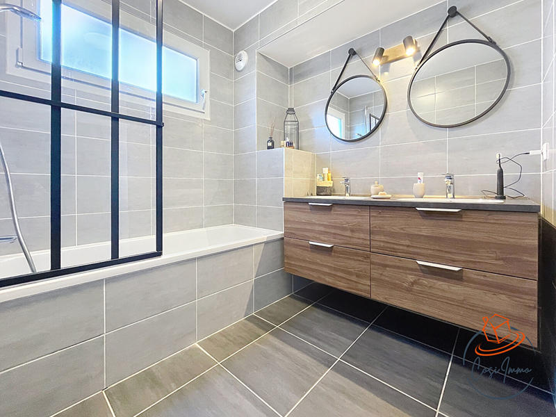 Appartement - 79 m² - 3 pièces