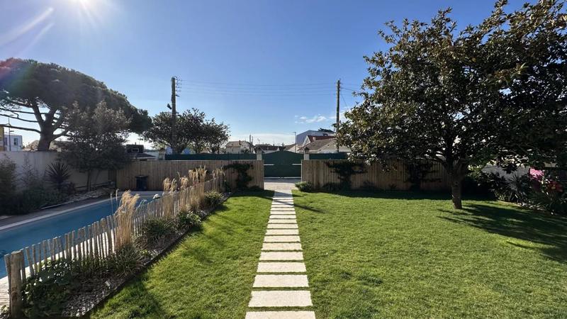 Propriété - 199 m² - 8 pièces