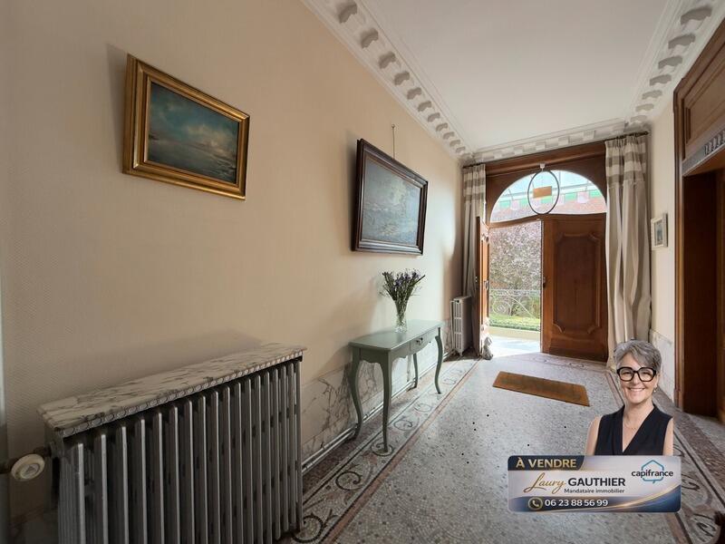 Maison bourgeoise - 435 m² - 15 pièces