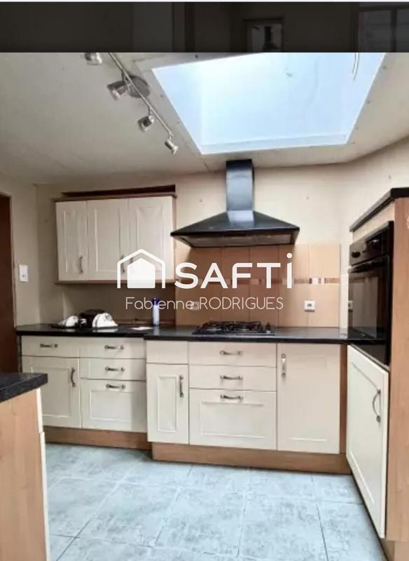 Maison - 150 m² - 8 pièces