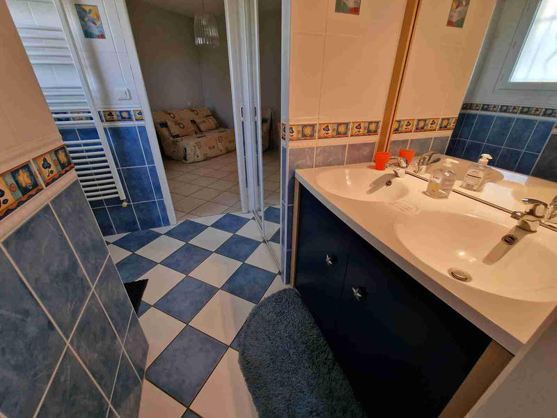 Maison - 246 m² - 7 pièces